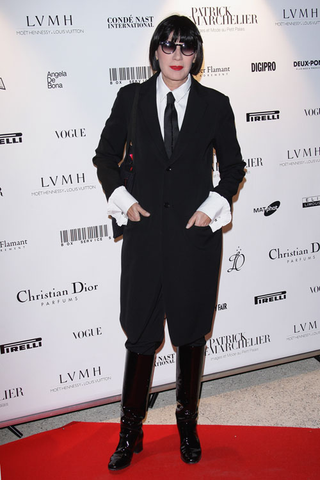 Illustration for article titled Paris Is Burning: Shockingly Awful Fashions At Patrick Demarchelier Party